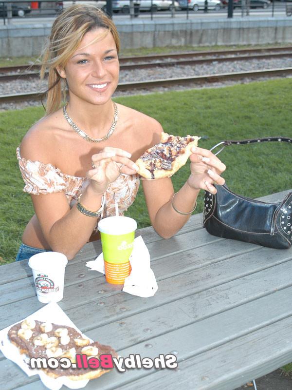 15P Sensual blonde Shelby Bell posing outdoors in blue jeans