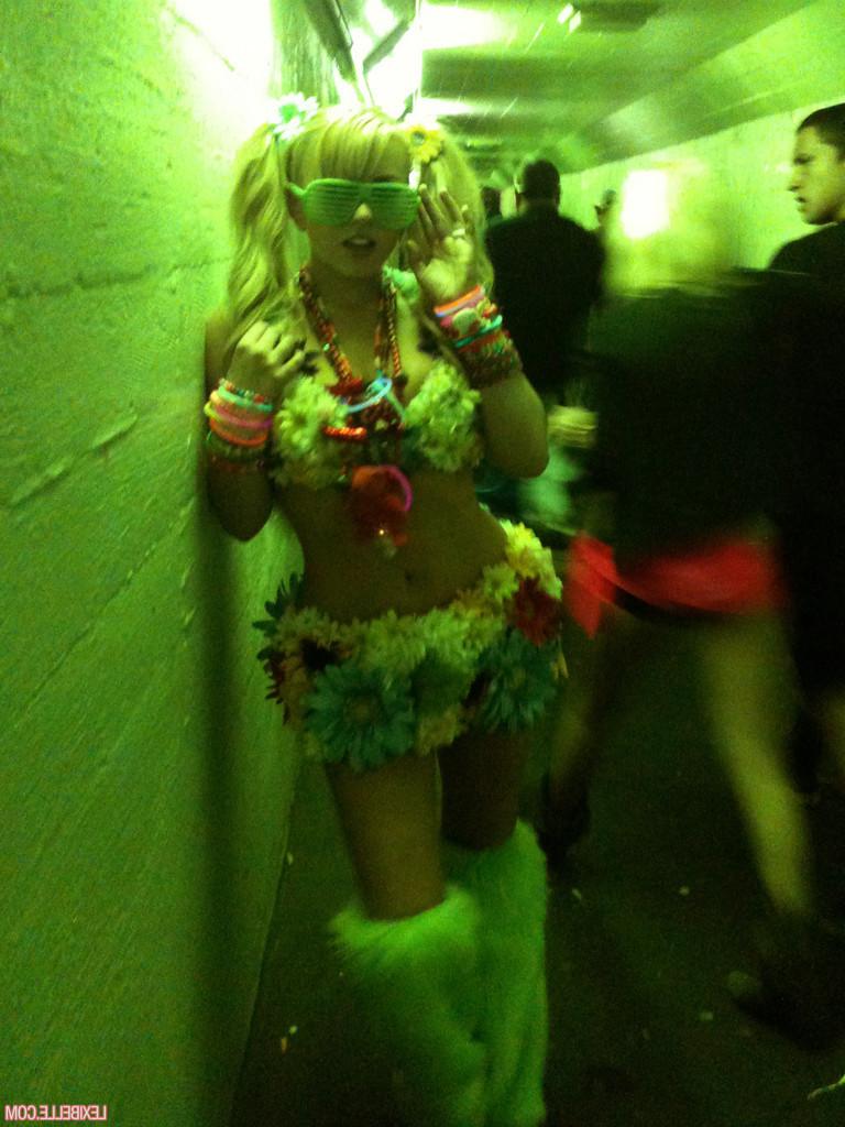 15P Lexi Belle collected these photos while partying in costume
