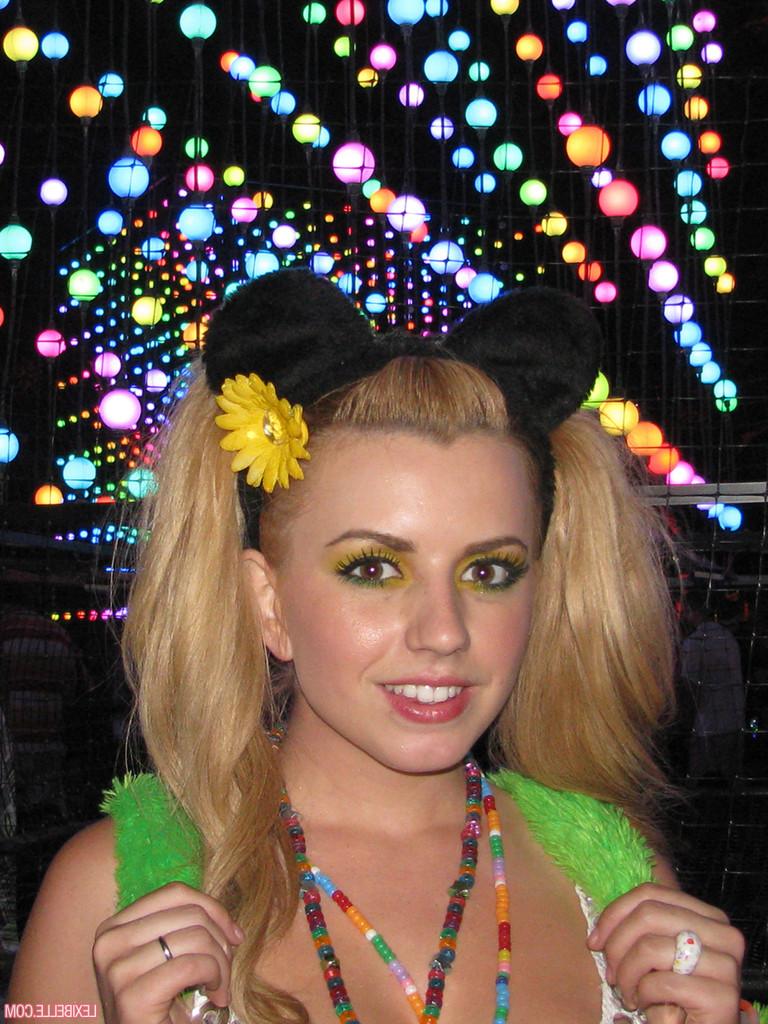 15P Lexi Belle collected these photos while partying in costume