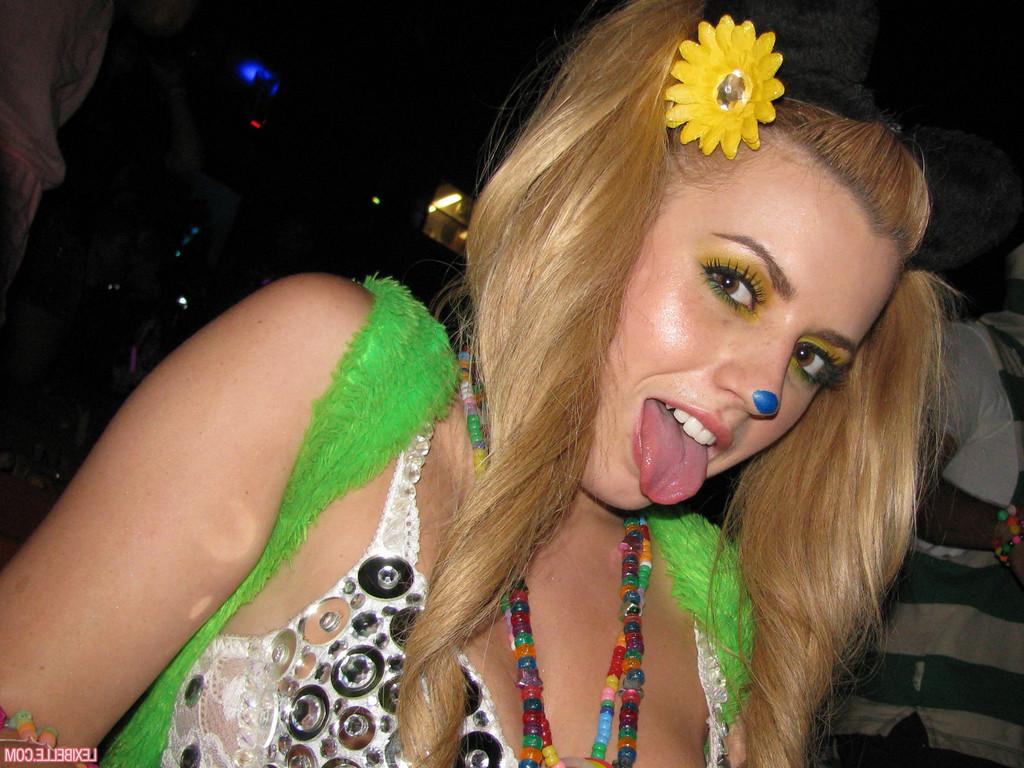 15P Lexi Belle collected these photos while partying in costume