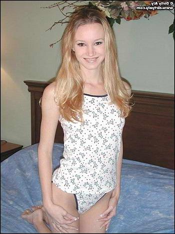 18P Dirty Aly shows off a hot shaved pussy