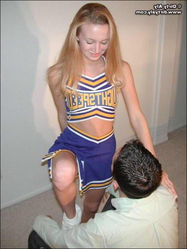 17P Dirty Aly gives a member a hot stripdance