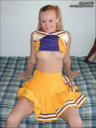 17P Dirty Aly giving a show inside while she strips down.