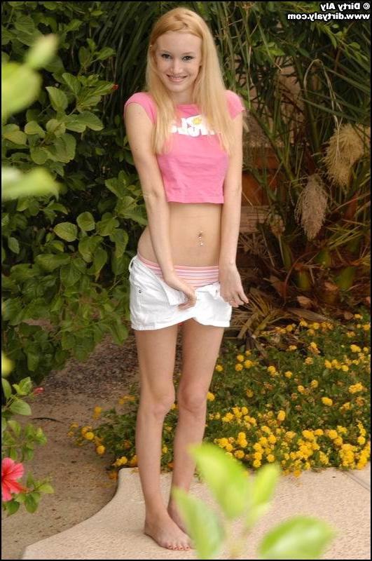 19P Dirty Aly teases in the garden