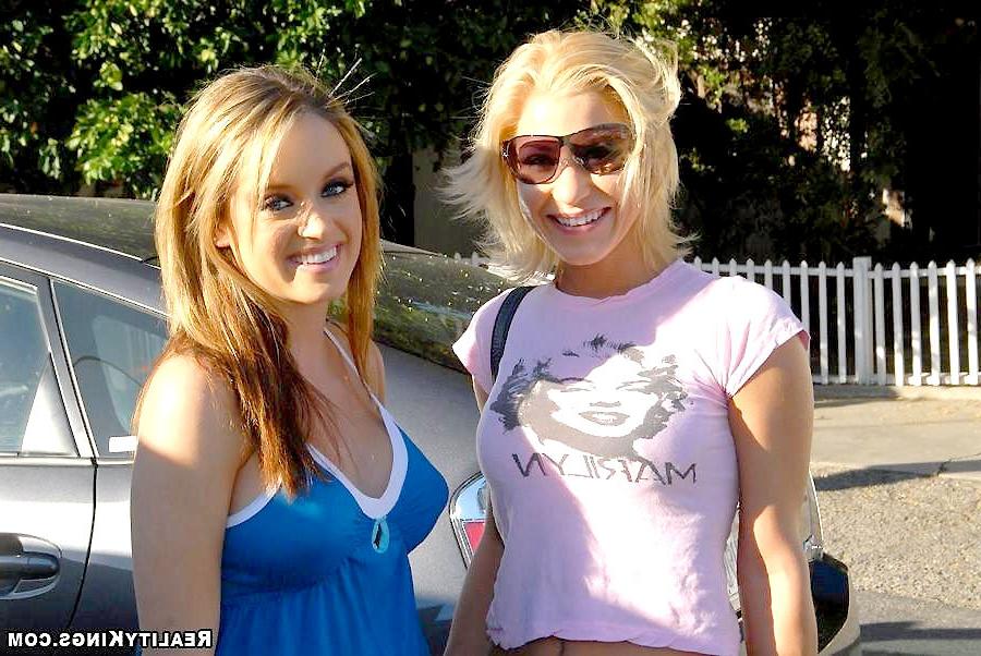 17P Amazing nakole and nikki get together for some pussy poppin dildo fucking fun