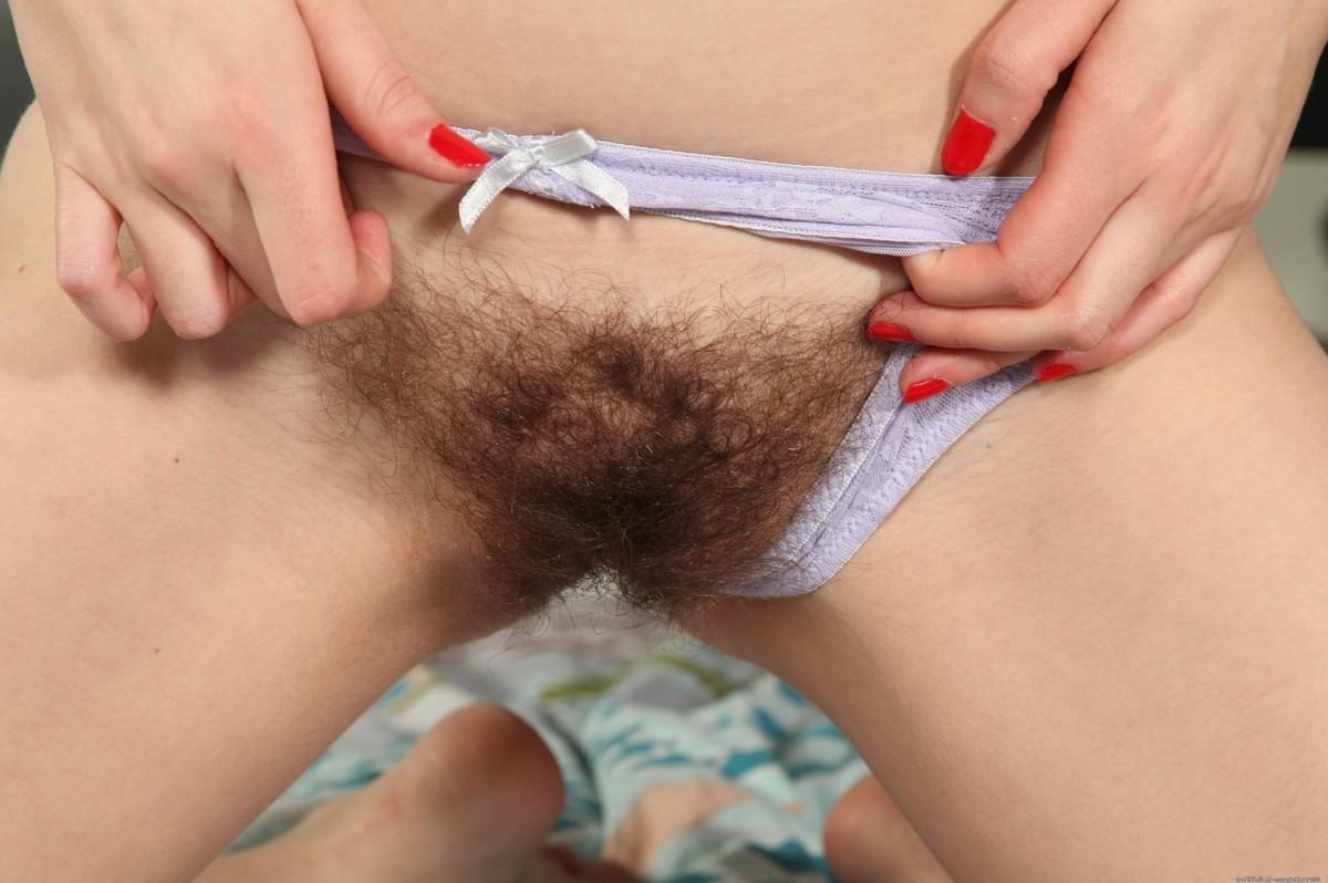 15P Hairy tattooed amateur Alchemy Agate spreading pussy