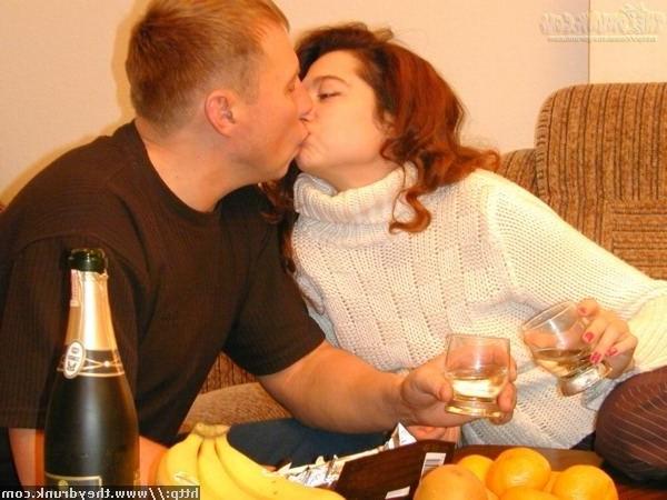 16P Hot drunk slut gets naked and shows her oozing slit