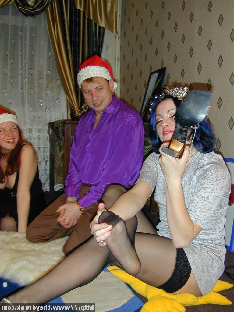 16P Wild and hot New Years orgy with pussy fingering