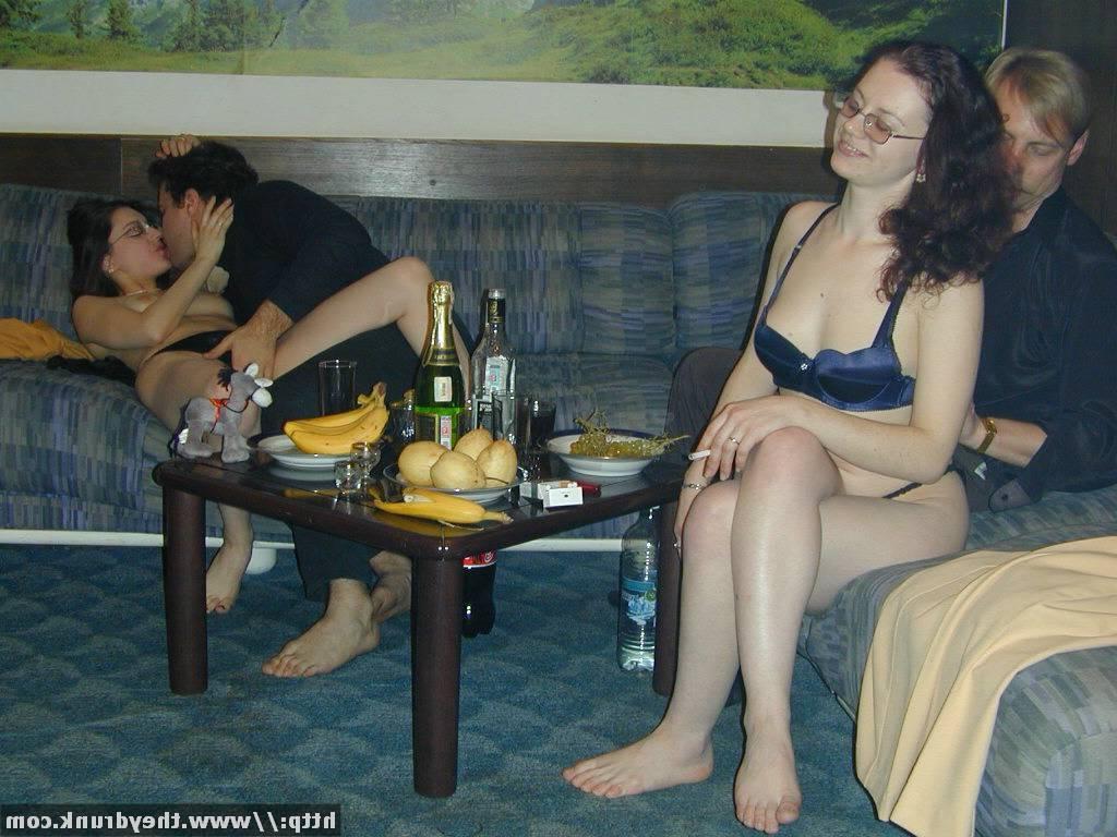 16P Drunk sluts stagger and let the men do everything