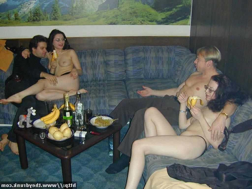 16P Drunk sluts stagger and let the men do everything