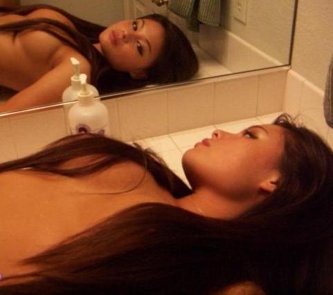 16P Hot closeup pictures of wet amateur snatch