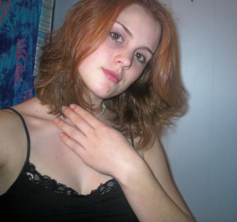 16P Hot closeup pictures of wet amateur snatch