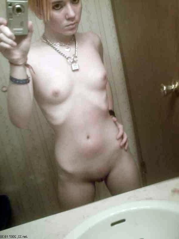 16P Photos of hot amateur creampies