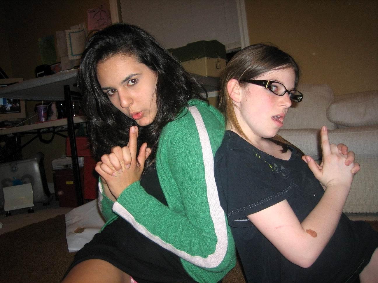 16P Euro babes getting down and dirty
