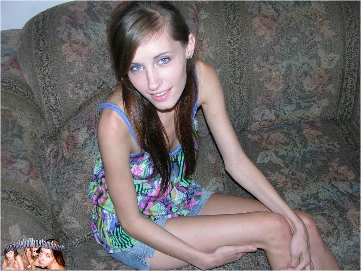 22P Filthy Amateur babes spreading tight pink pussies and dirty brown assholes