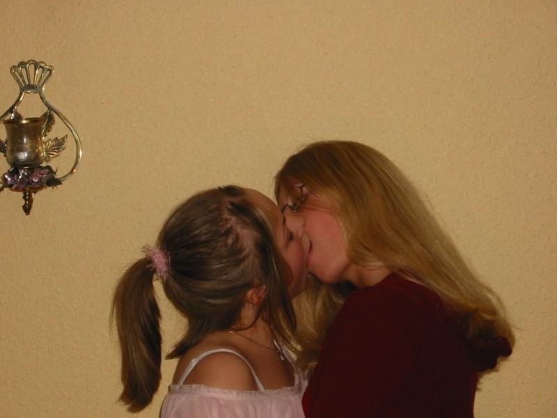 16P Photos of hot amateur creampies