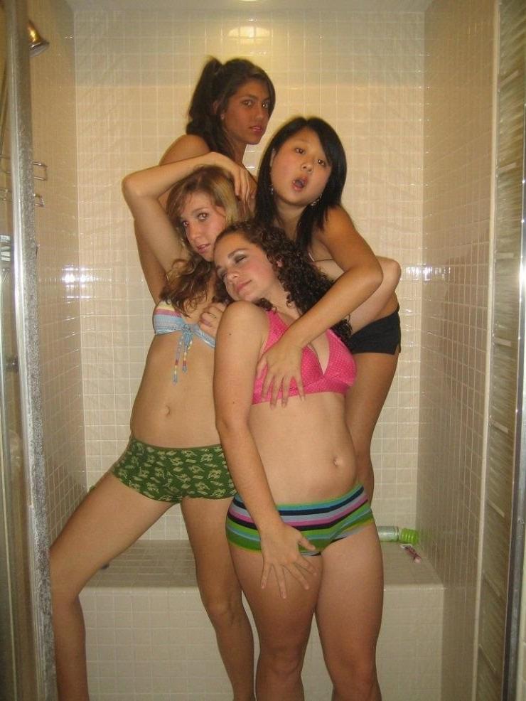 16P Hot photos of sexy brunette amateurs