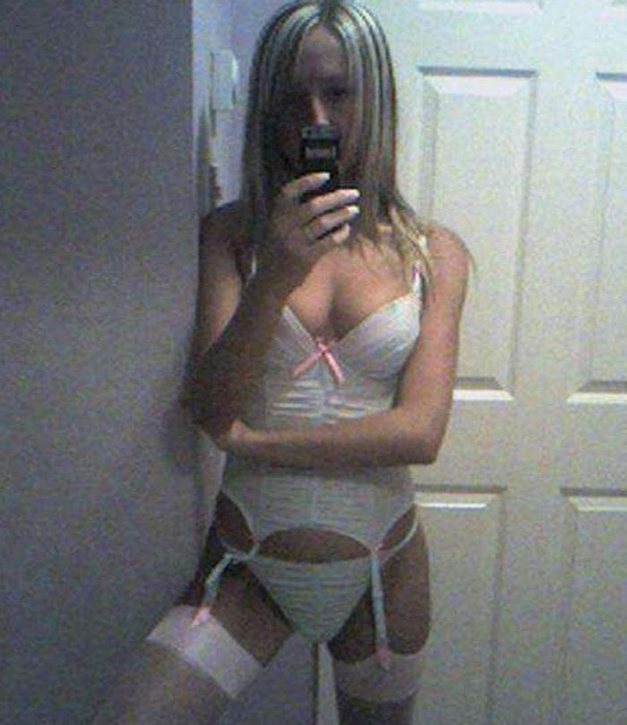 16P A very busty chick