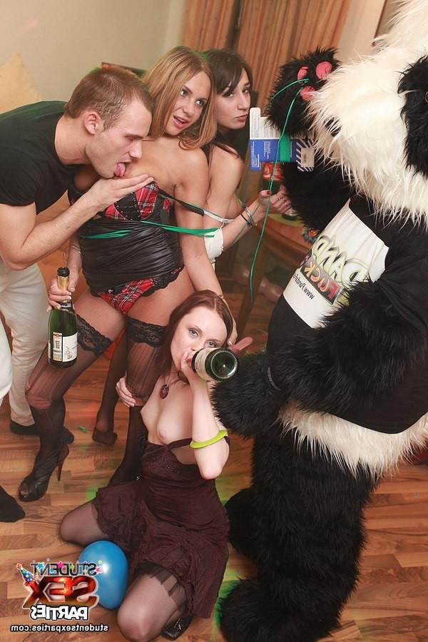 8P Hot student girls have dirty sex