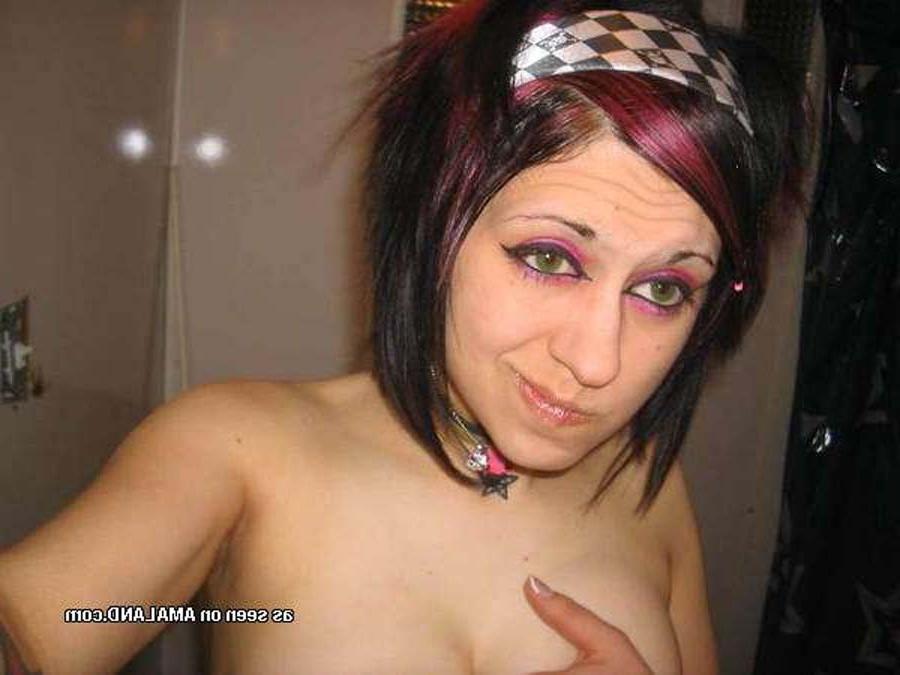 16P Hot and sultry amateur alternative girlfriends
