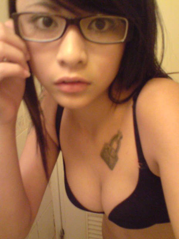 10P Pictures of cutie oriental amateur babes