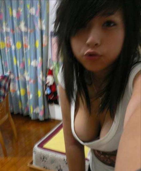 10P Picture gallery of various amateur kinky oriental babes
