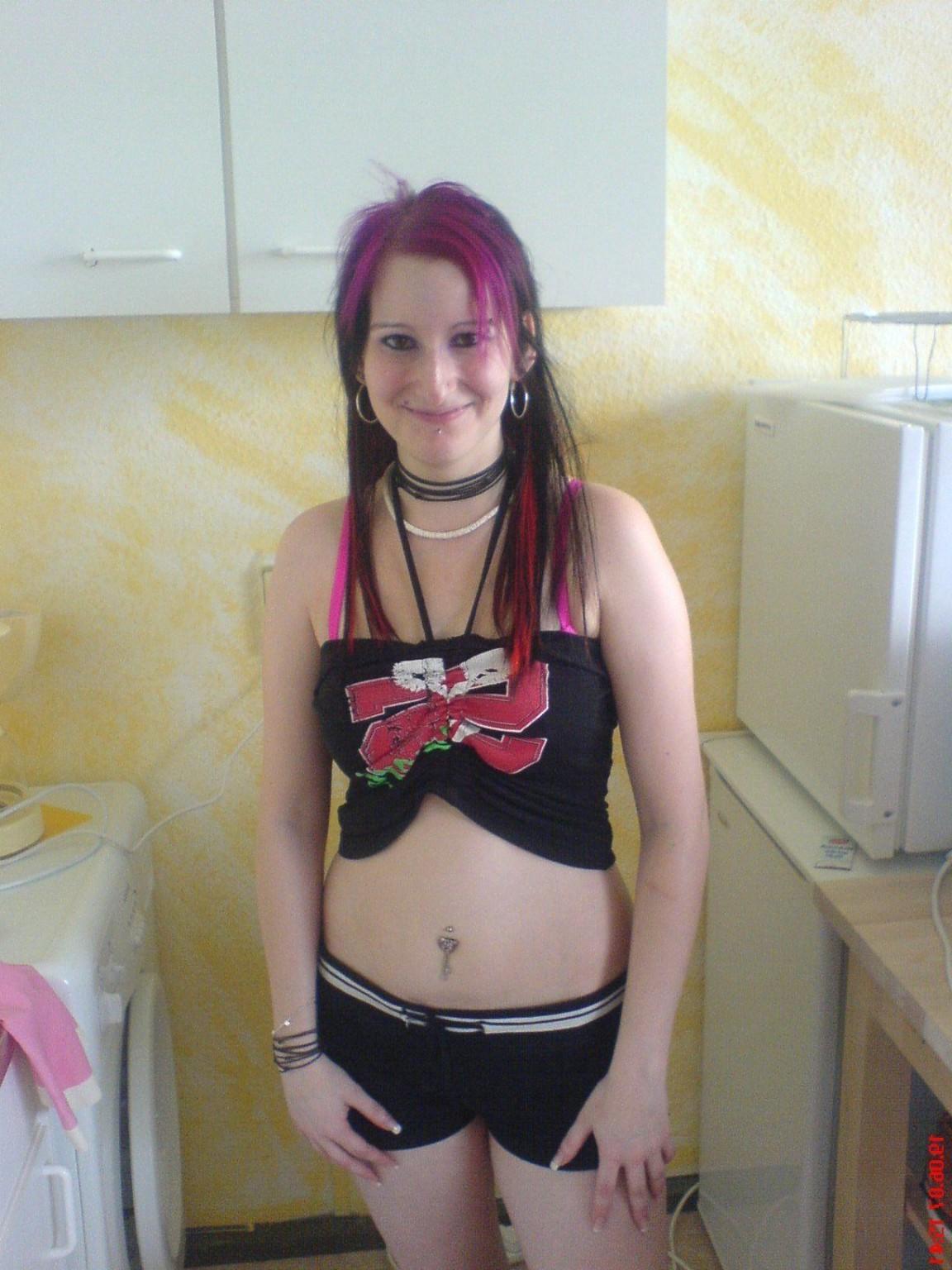 16P Self-shooting amateurs naked