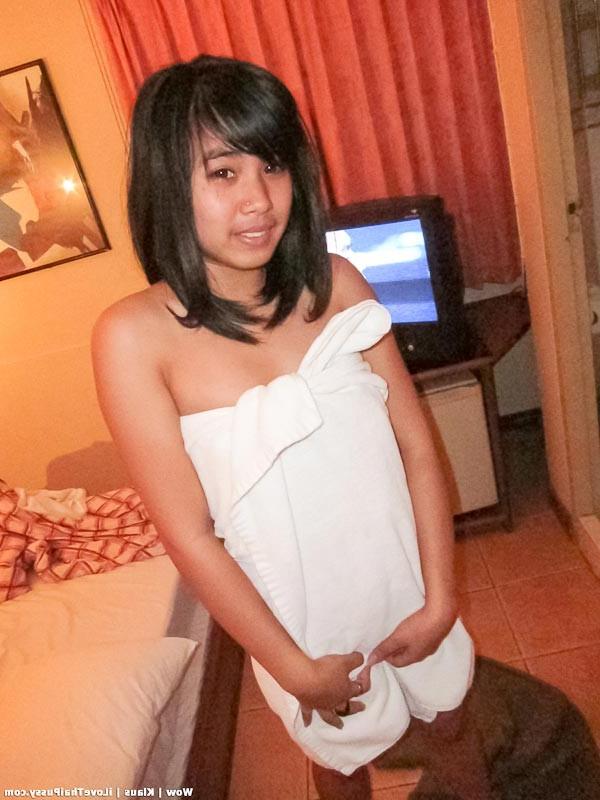 15P Hot closeups of teen thai babe being fucked and jizzed