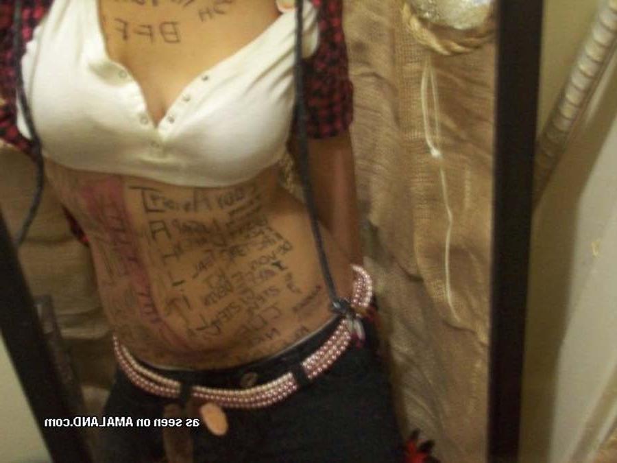 16P Selfshooting amateur GF in a pirate's costume