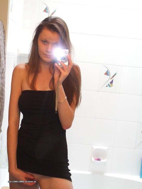 16P Amateur French teen's hot selfpics
