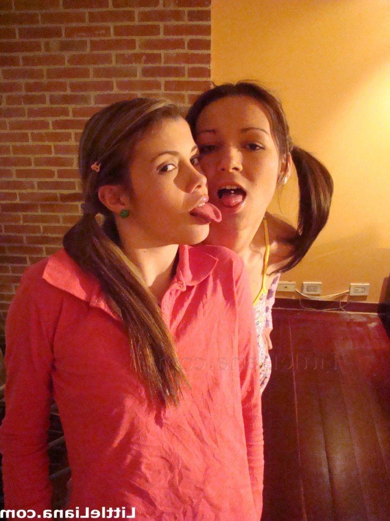 16P Cute teens in amazing lesbian sex game on the bed