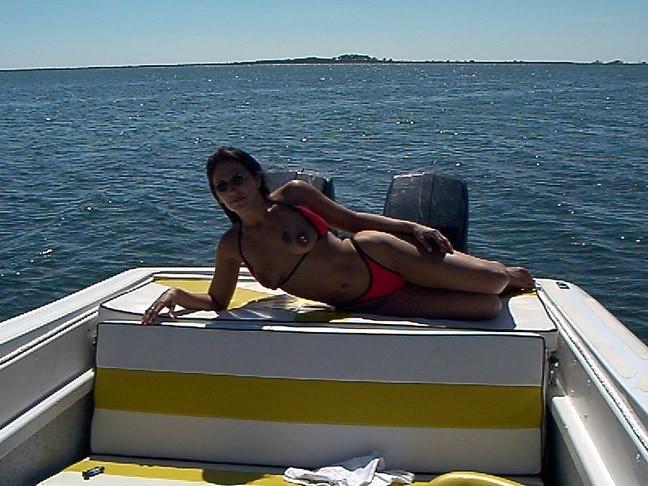 8P Sexy Outdoor milfs walking around nude