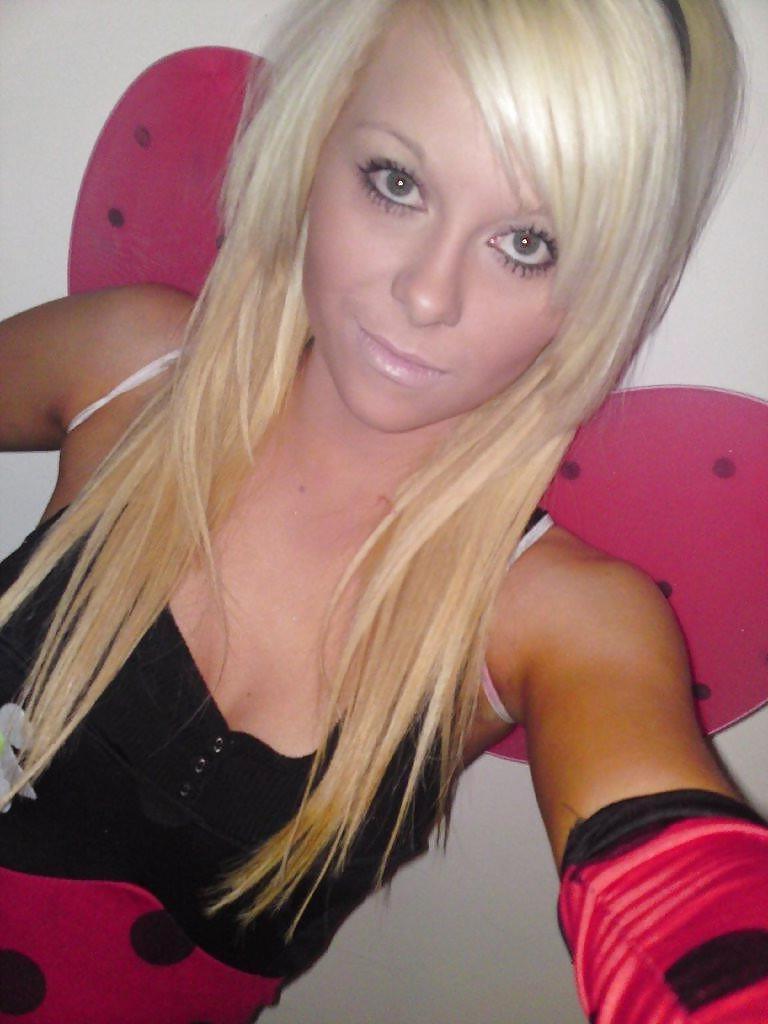 24P Cosplay Girls (Ladybird)