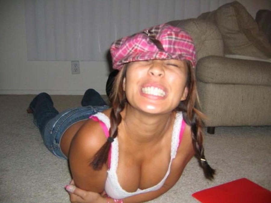 15P Nice raunchy picture gallery of Oriental hotties