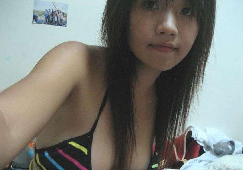 15P Pictures of lovely Oriental teens