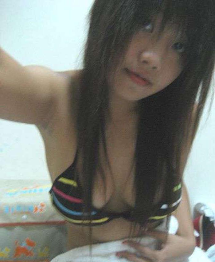 15P Pictures of lovely Oriental teens