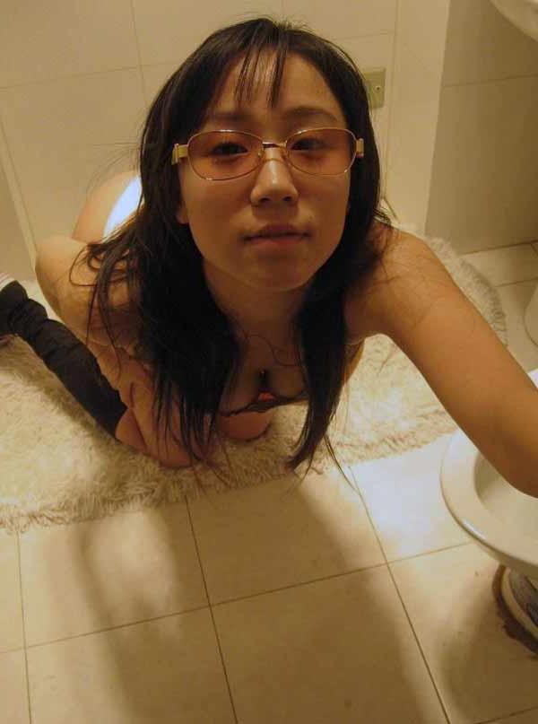 15P Photos of sexy amateur gorgeous Oriental babes