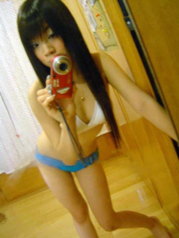 15P Photos of sexy amateur gorgeous Oriental babes