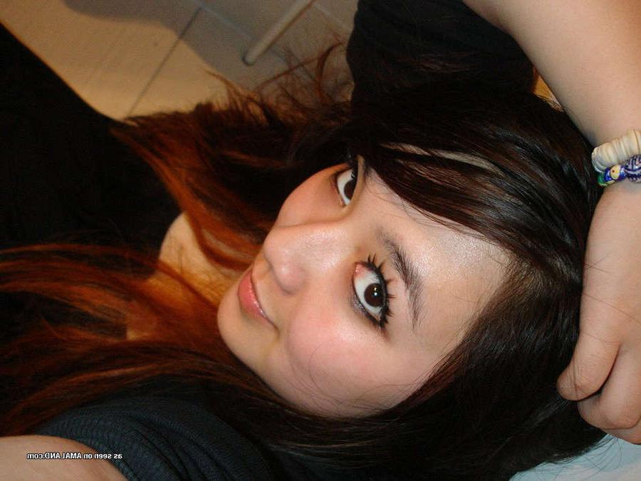 15P Photos of a busty Asian selfshooter