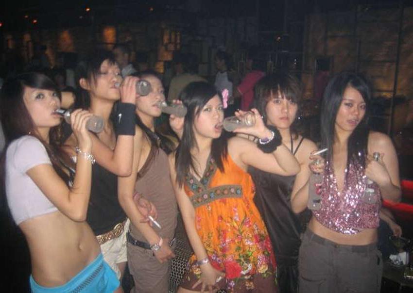 15P Pictures of wild and kinky Oriental babes