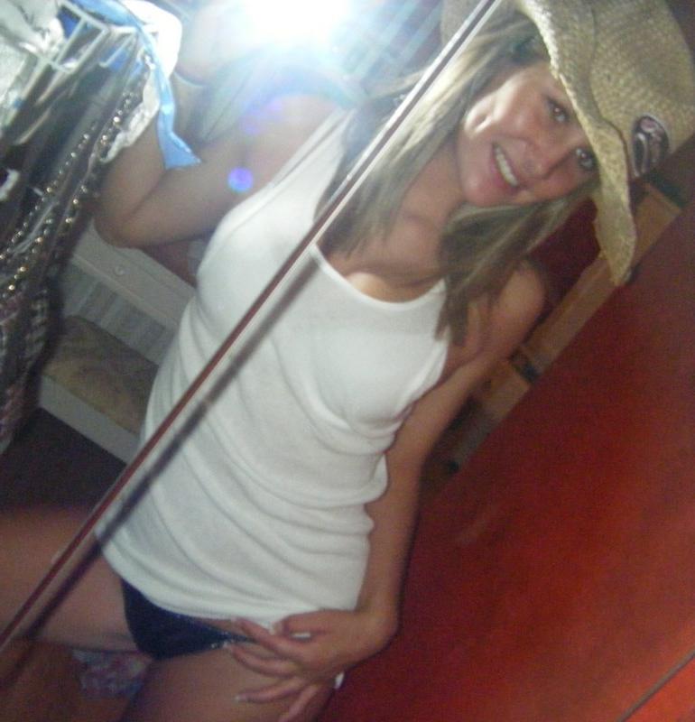 16P Photos of hot amateur creampies