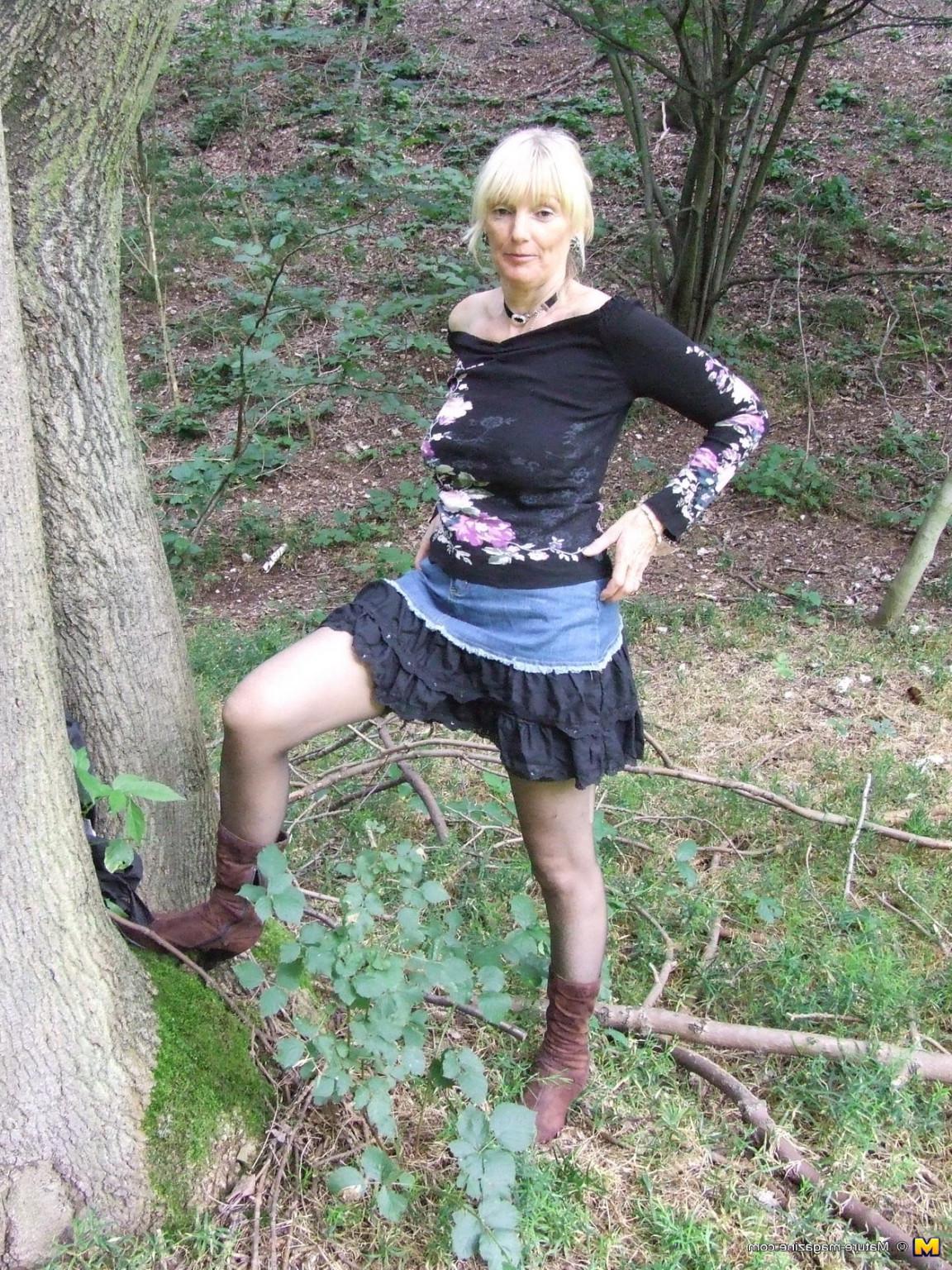 16P Blonde mature slut playing naked in the forest