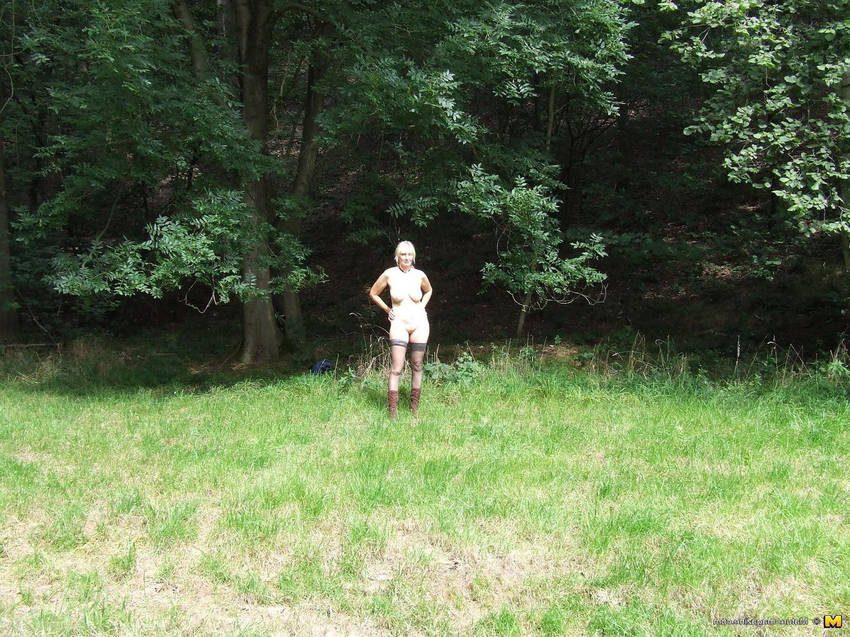 16P Blonde mature slut playing naked in the forest