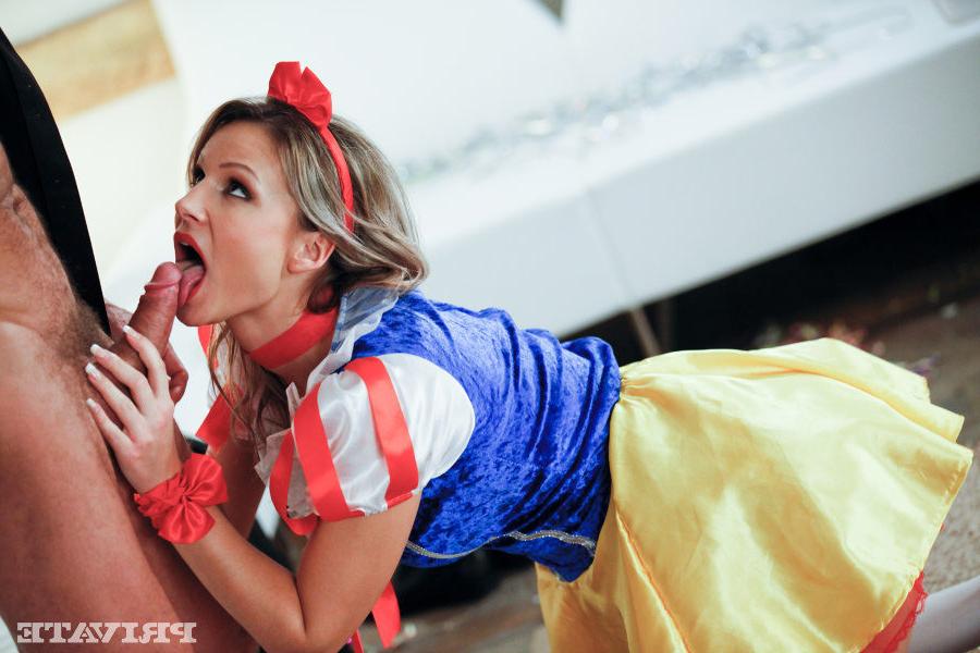 12P Costume party anal