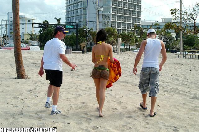 15P Hot as hell brunnette gets double teamed on her first boat ride