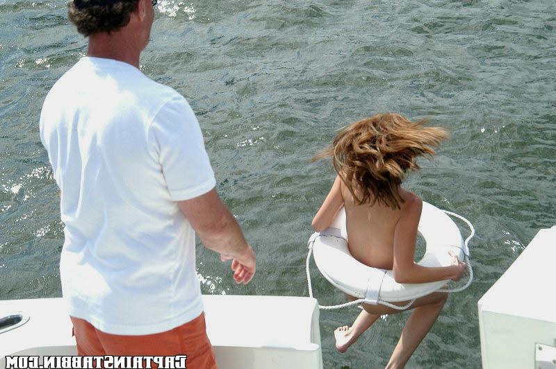 15P Cute amateur babe gets creamed on in these hot boat pics