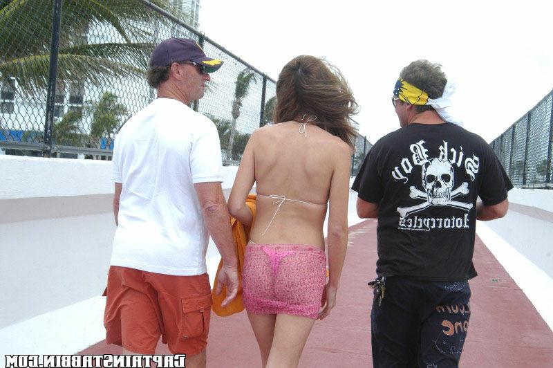 15P Cute amateur babe gets creamed on in these hot boat pics