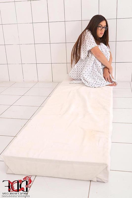 16P Mental Patients Forced To Do Anal