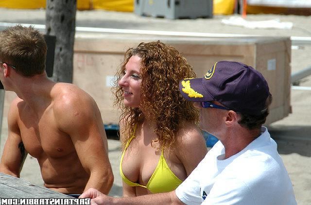 15P Hot lil brunnette gets banged over the side of the boat