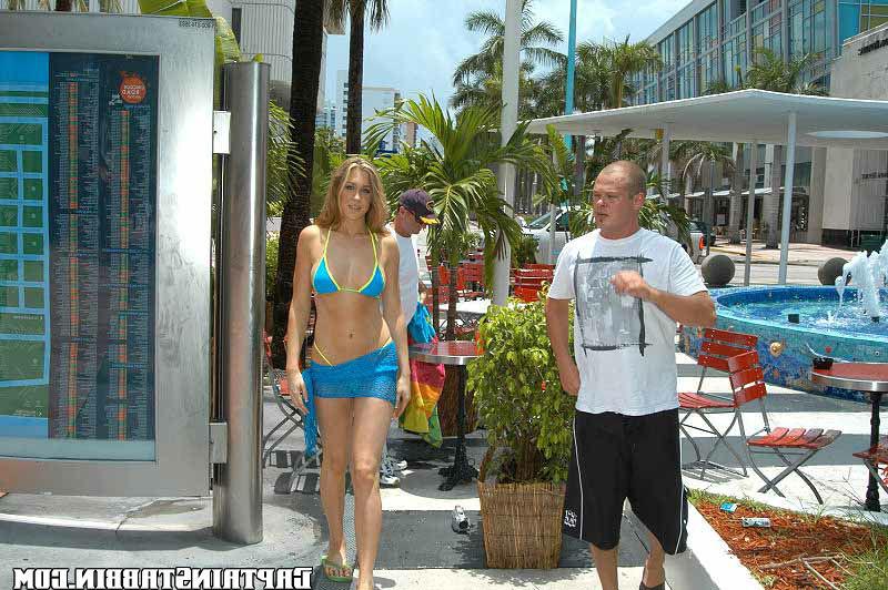 15P Sexy beach babe gets analized on her first boat ride